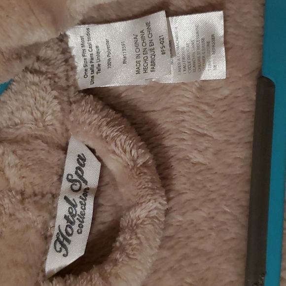 NWOT - Heavy Weight Robe - Very Soft & Warm - light pink - Picture 3 of 6